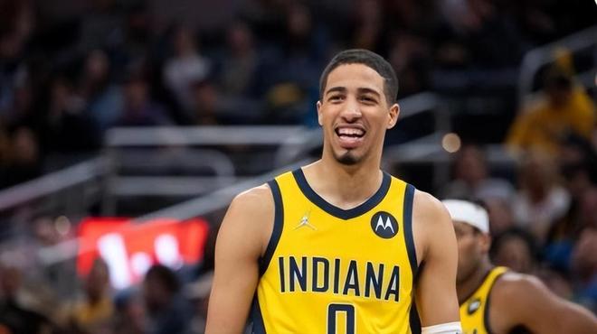 抹在两侧的 抹在两侧的